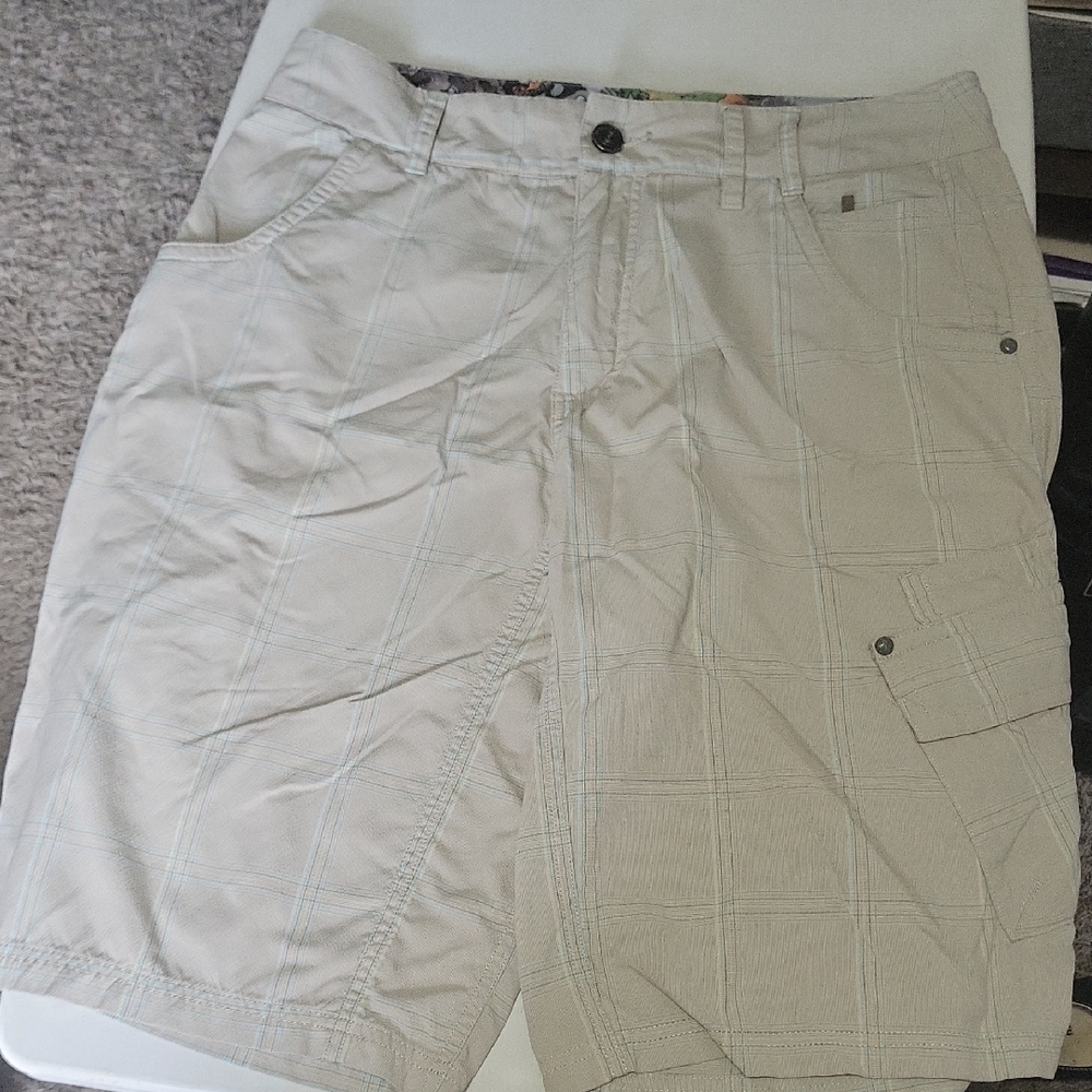 Lululemon Cargo Shorts Size 33" waist